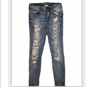 American Eagle Outfitters distressed jeans- size 2